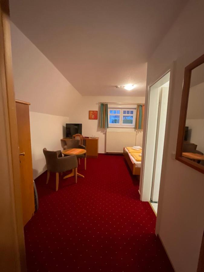 Gaststaette & Pension Waldschloesschen 오버호프 외부 사진
