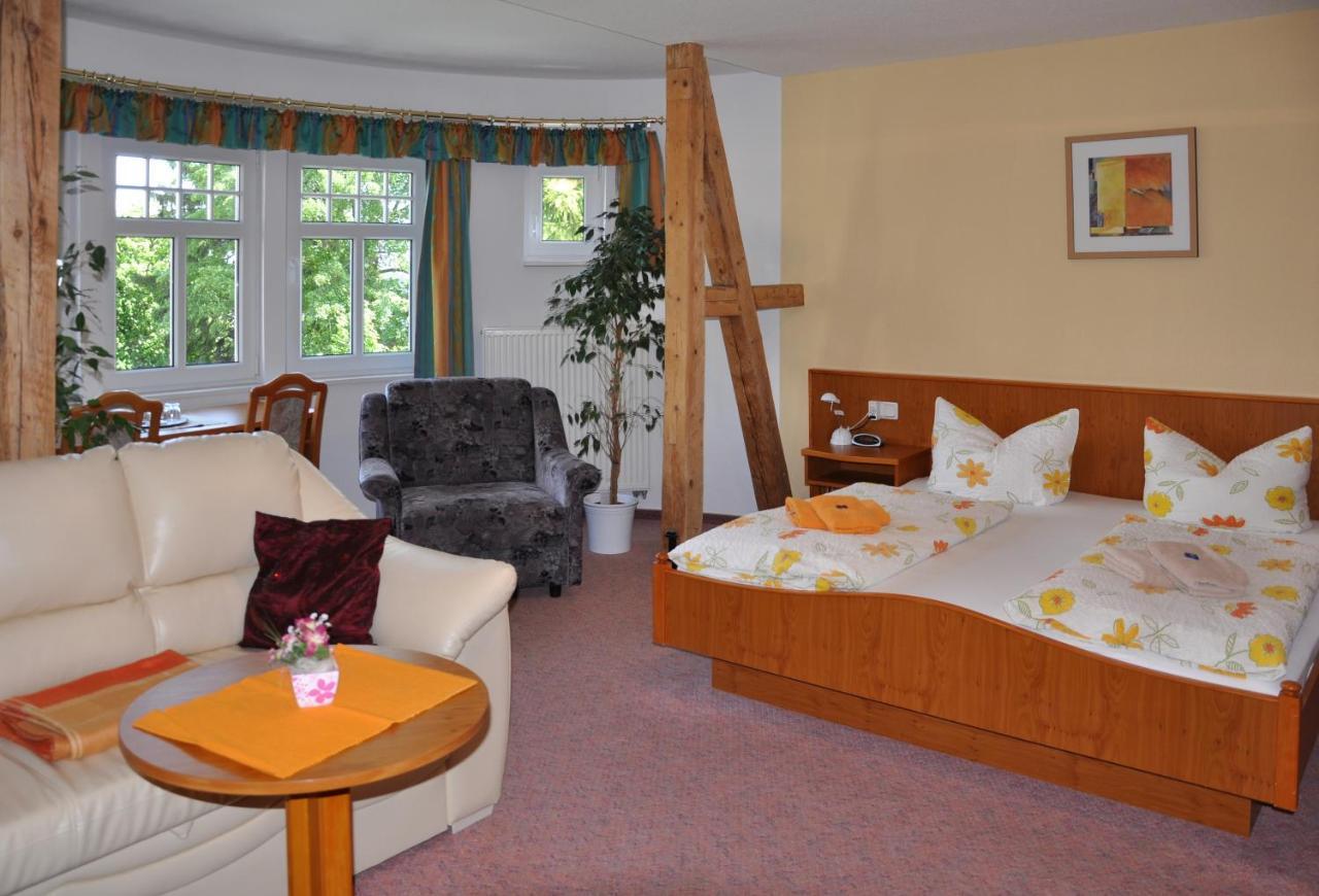 Gaststaette & Pension Waldschloesschen 오버호프 외부 사진