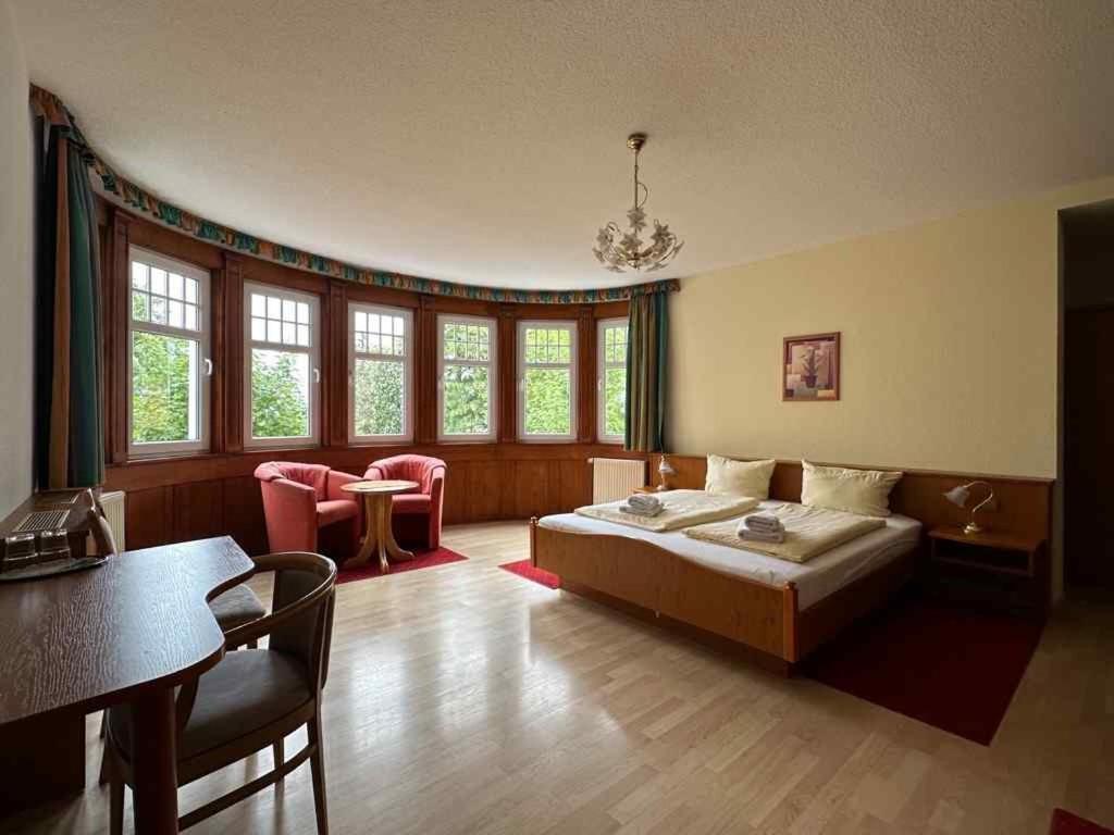 Gaststaette & Pension Waldschloesschen 오버호프 외부 사진