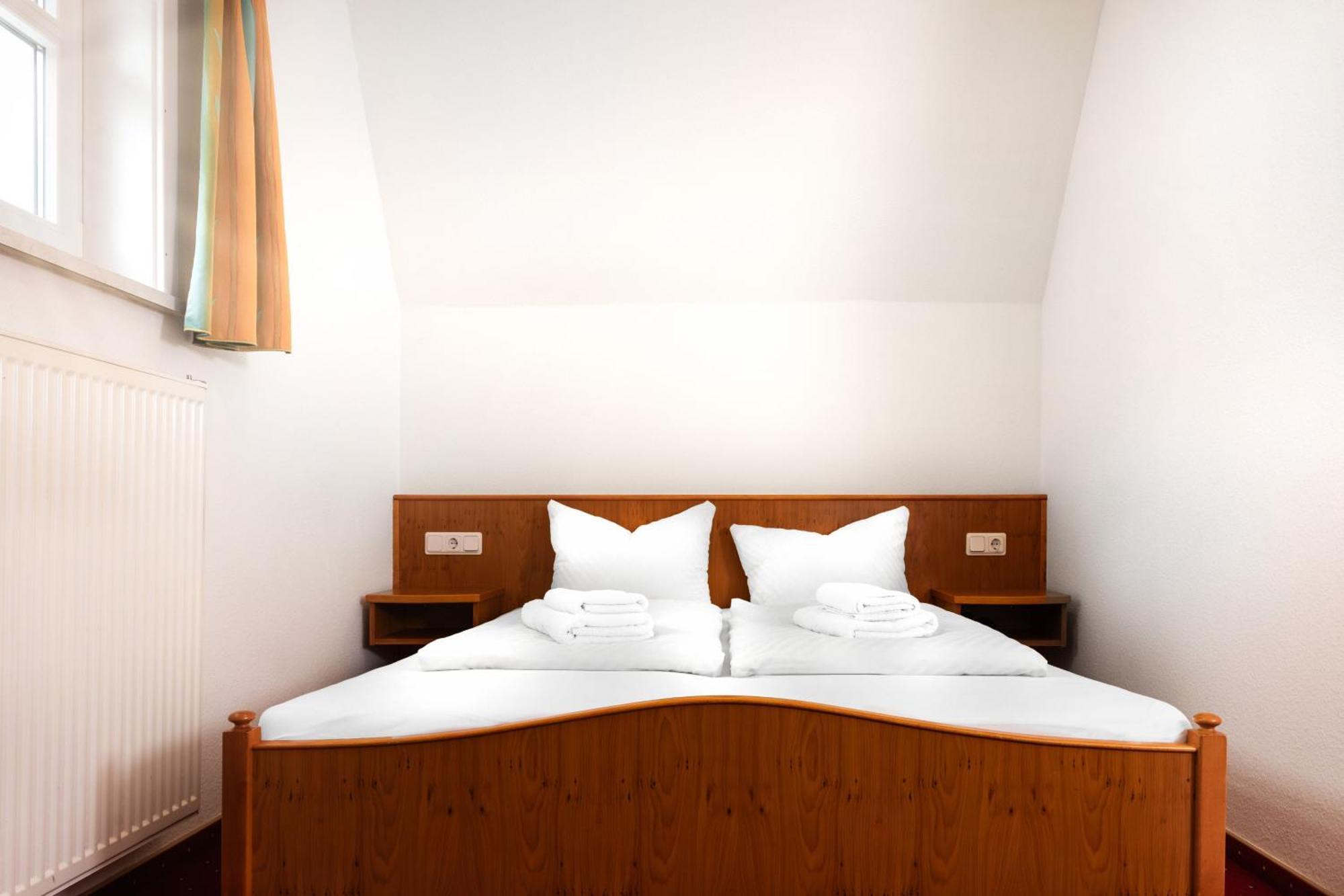 Gaststaette & Pension Waldschloesschen 오버호프 외부 사진